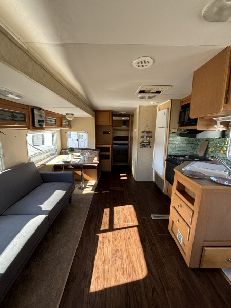 Used 2005 Dutchmen Mfg Four Winds Express Travel Trailer