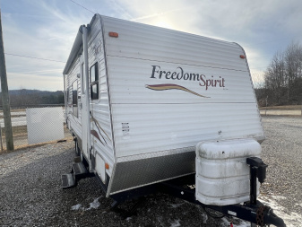 Used 2008 Coachmen Freedom Spirit Travel Trailer