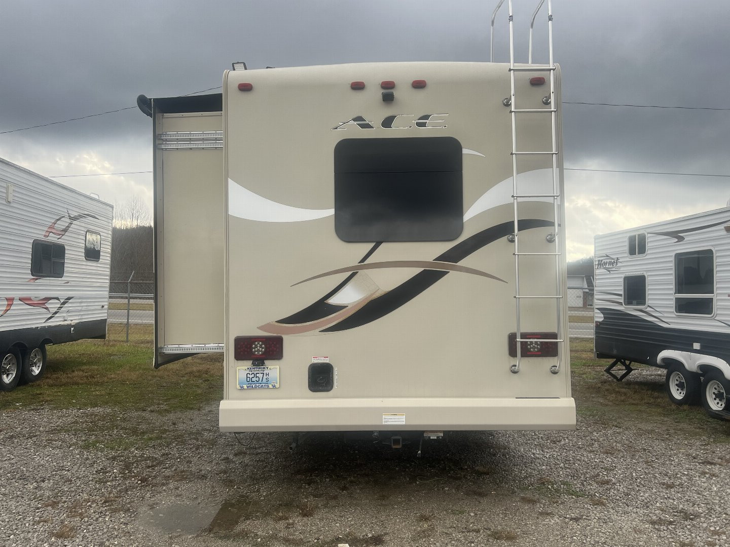 Used 2015 Thor Motor Coach Ace Travel Trailer