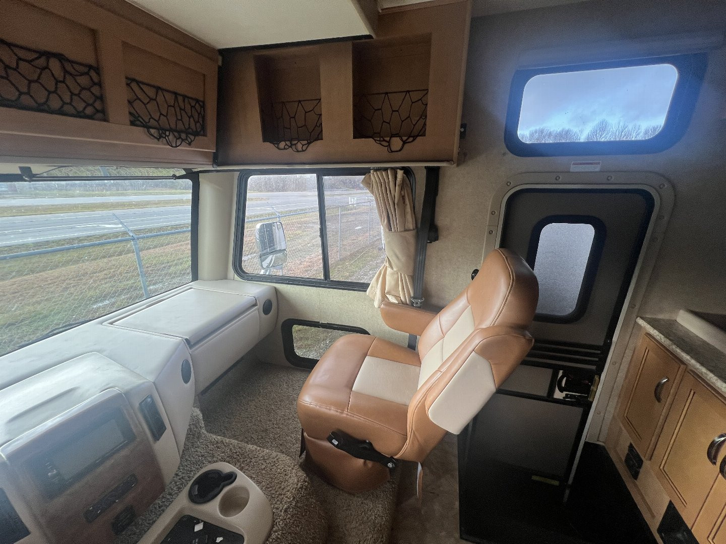 Used 2015 Thor Motor Coach Ace Travel Trailer