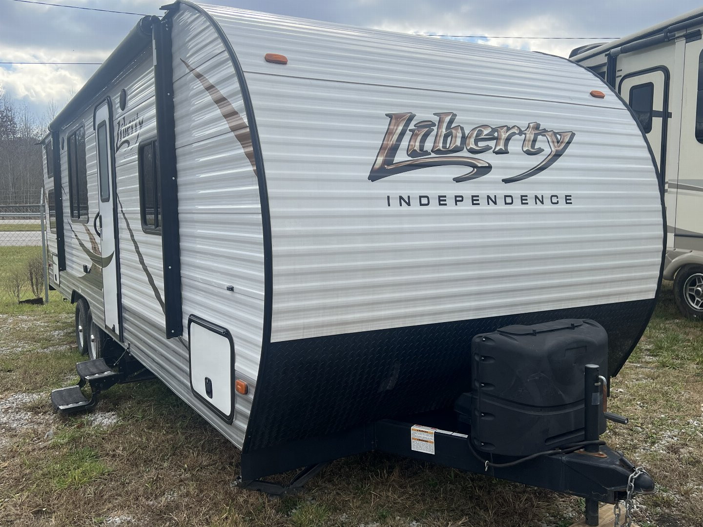 Used 2019 Sunset Park RV Mfg. 2019 Liberty Independence Travel Trailer