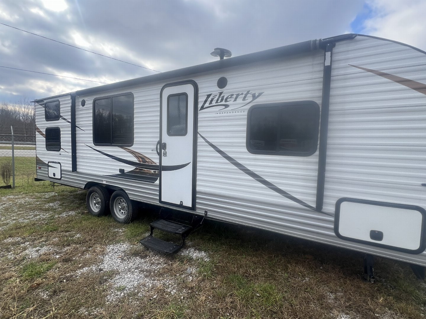 Used 2019 Sunset Park RV Mfg. 2019 Liberty Independence Travel Trailer