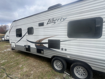 Used 2019 Sunset Park RV Mfg. 2019 Liberty Independence Travel Trailer