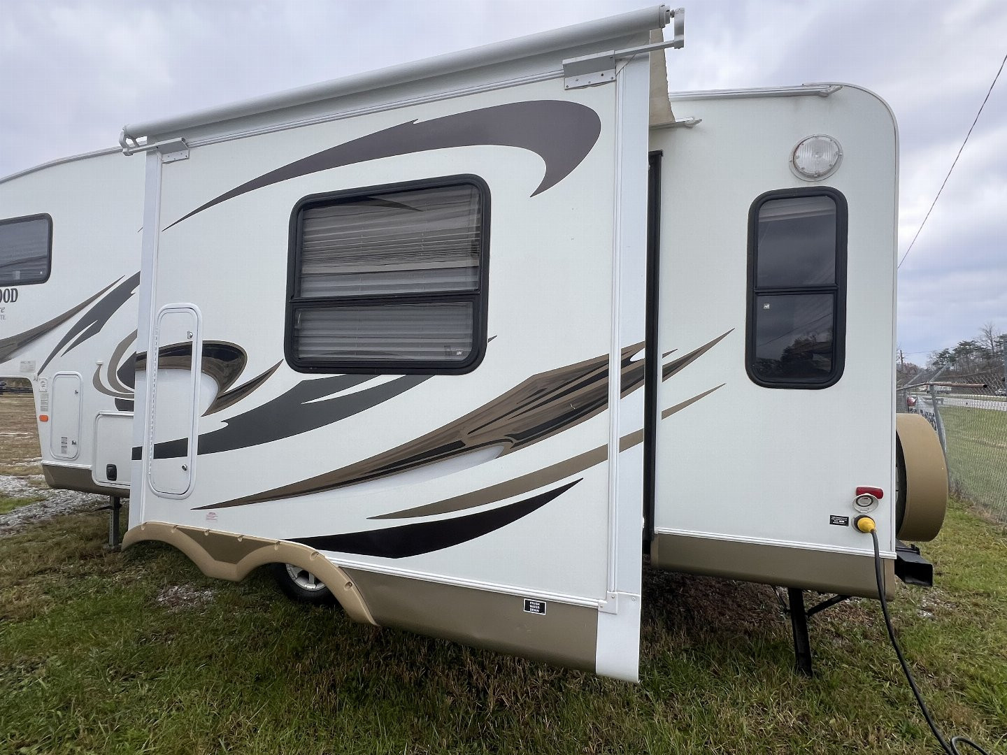 Used 2012 Forest River Rockwood Signature Ultra Lite Travel Trailer