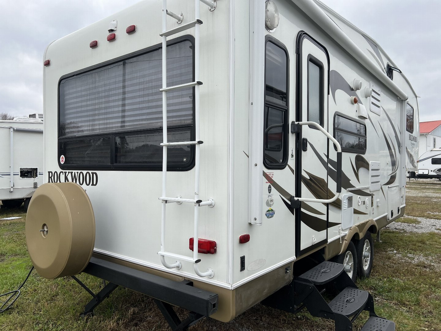 Used 2012 Forest River Rockwood Signature Ultra Lite Travel Trailer