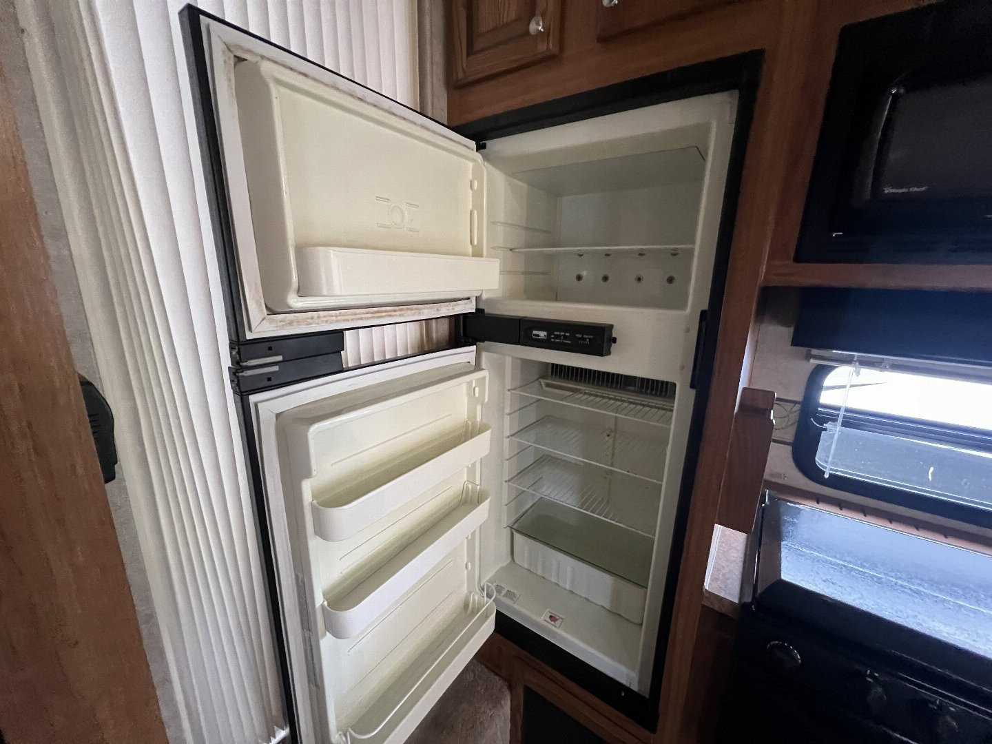 Used 2012 Forest River Rockwood Signature Ultra Lite Travel Trailer