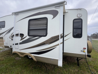 Used 2012 Forest River Rockwood Signature Ultra Lite Travel Trailer