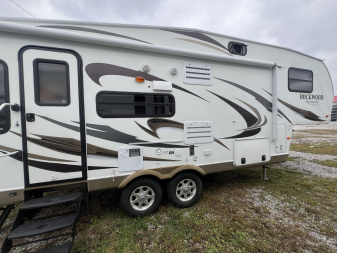 Used 2012 Forest River Rockwood Signature Ultra Lite Travel Trailer