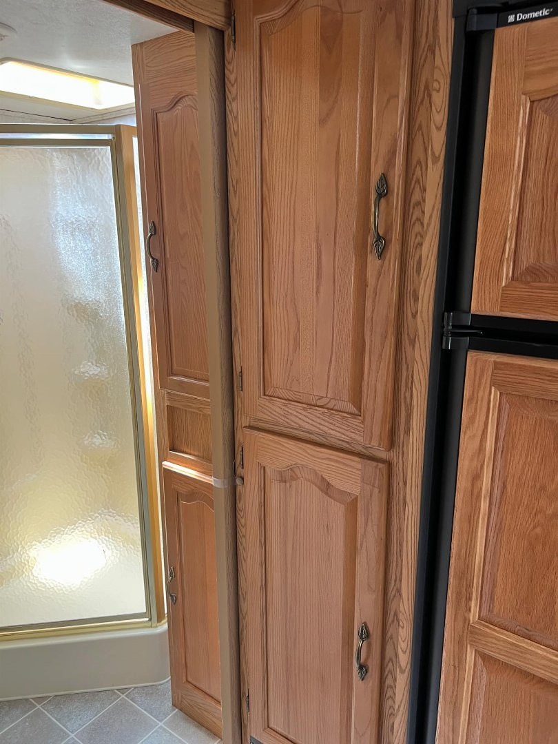 Used 2005 Keystone RV Mountaineer 315RLS Travel Trailer