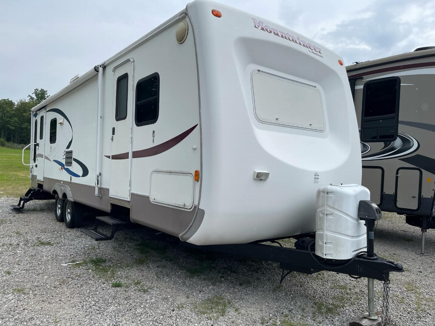 Used 2005 Keystone RV Mountaineer 315RLS Travel Trailer