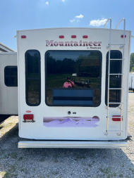 Used 2005 Keystone RV Mountaineer 315RLS Travel Trailer