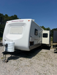 Used 2005 Keystone RV Mountaineer 315RLS Travel Trailer