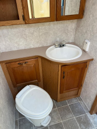 Used 2005 Keystone RV Mountaineer 315RLS Travel Trailer