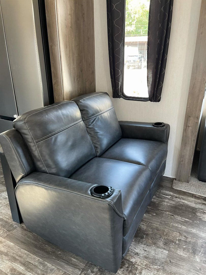 Used 2022 Forest River Sabre Cobalt 37fbt Fifth Wheel