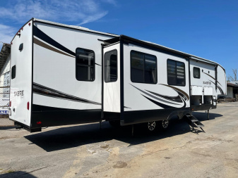 Used 2022 Forest River Sabre Cobalt 37fbt Fifth Wheel