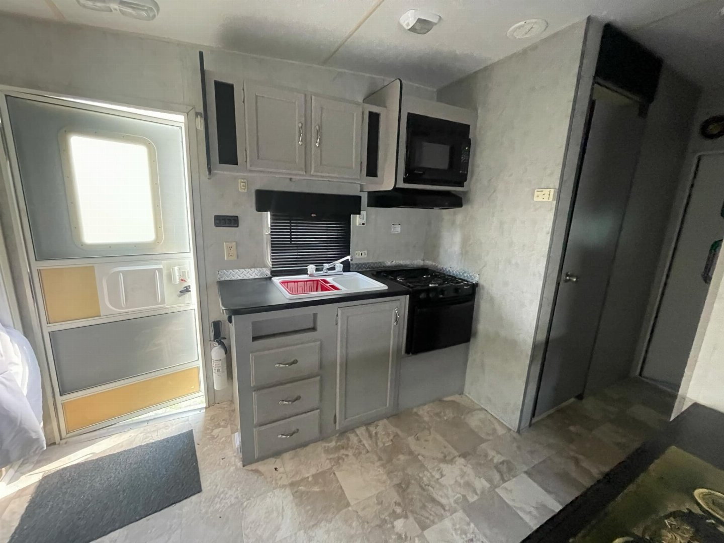 Used 2007 Adventurer RPM 23FBS Toy Hauler