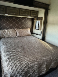 Used 2019 Keystone RV Montana 3731FL Fifth Wheel