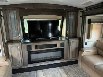 Used 2019 Keystone RV Montana 3731FL Fifth Wheel