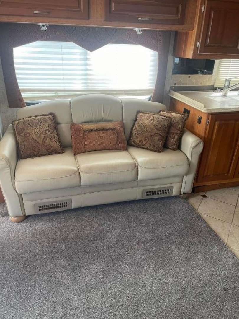 Used 2005 National Tropical Class A