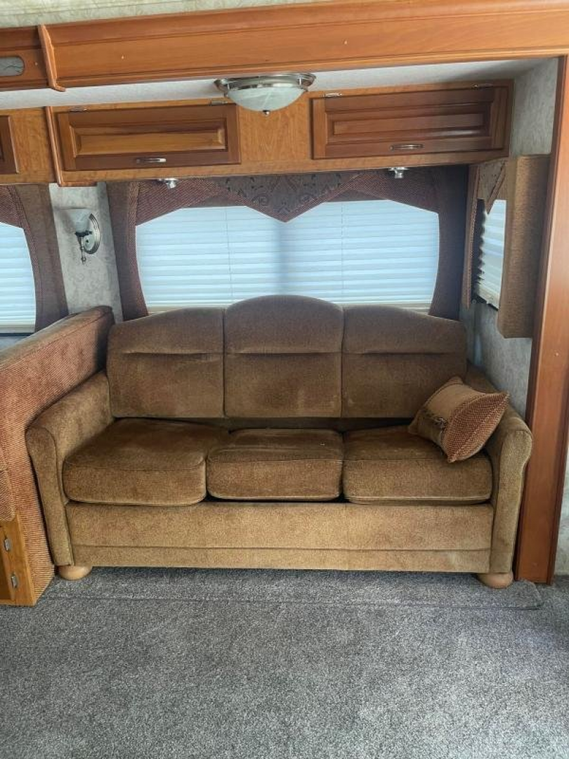 Used 2005 National Tropical Class A