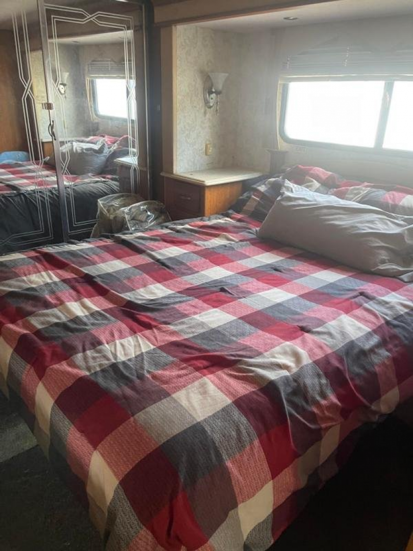 Used 2005 National Tropical Class A