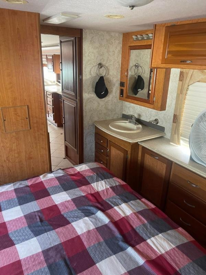 Used 2005 National Tropical Class A