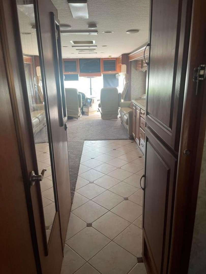 Used 2005 National Tropical Class A