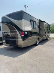 Used 2005 National Tropical Class A