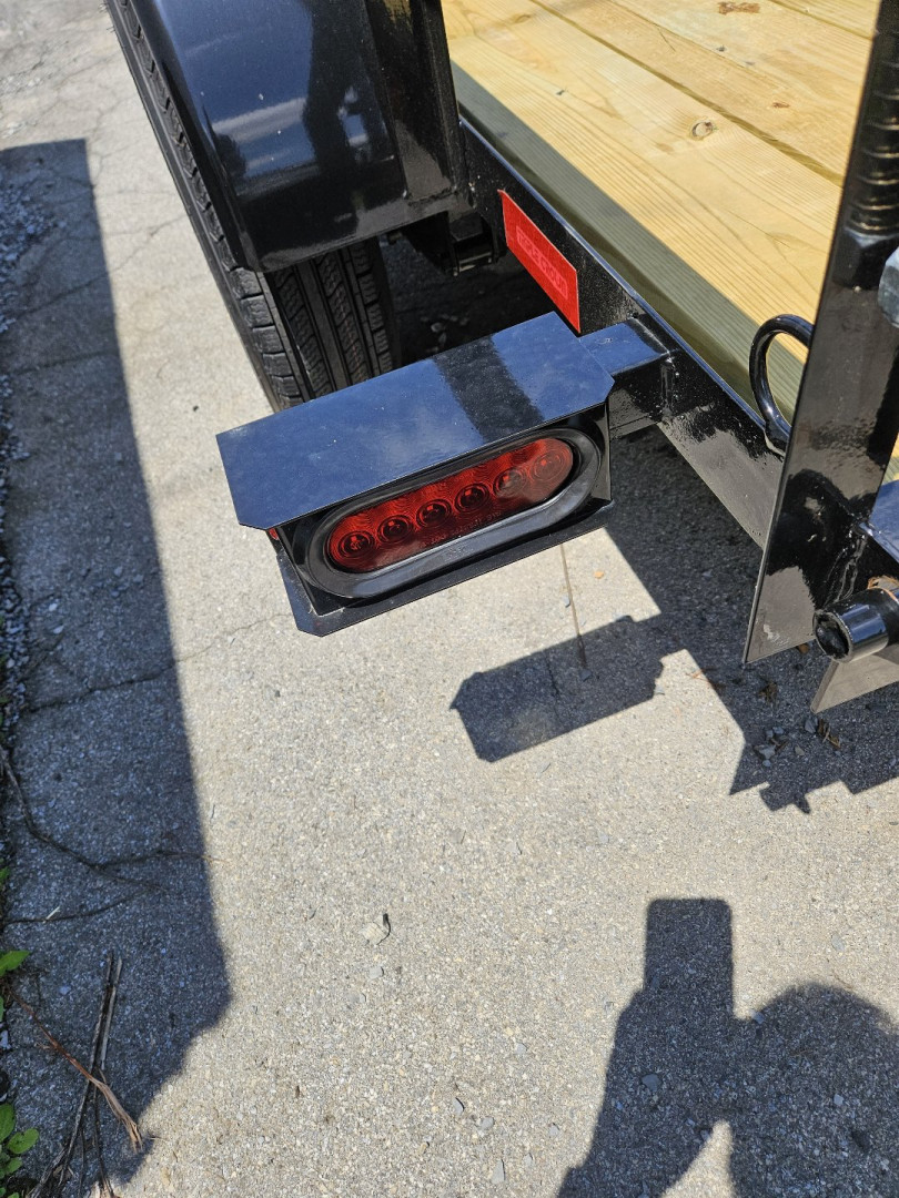 New Triple Crown Trailers 5' x 8' Landscape 3k Rated