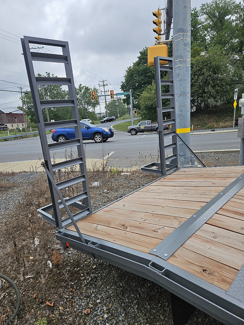 New 2024 BWISE 10K 8.5 X 20 EQUIPMENT Deckover Trailer