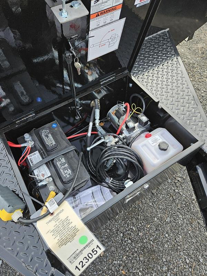 New 2024 BWISE HYD TILT DECKOVER 8 X 26 17K