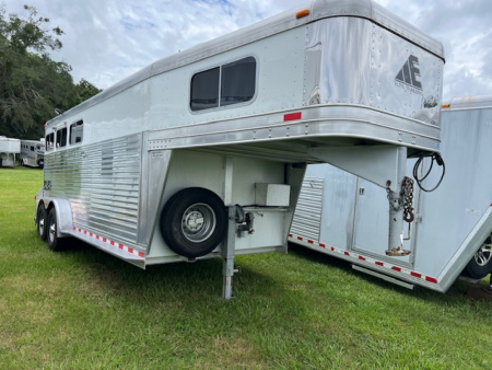 Used 2005 Elite Trailers 2 horse w/7' living quarters and gen. Horse Trailer