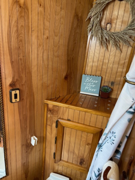 Used 2005 Elite Trailers 2 horse w/7' living quarters and gen. Horse Trailer