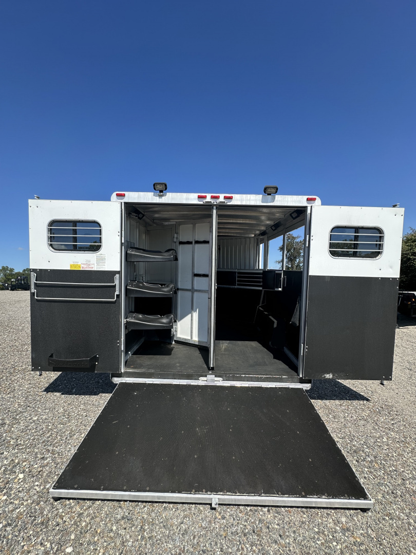 Used 2001 Sundowner Trailers 3H 8010 Sierra 720 Horse Trailer