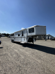 Used 2001 Sundowner Trailers 3H 8010 Sierra 720 Horse Trailer