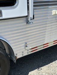 Used 2001 Sundowner Trailers 3H 8010 Sierra 720 Horse Trailer