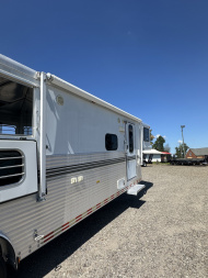 Used 2001 Sundowner Trailers 3H 8010 Sierra 720 Horse Trailer