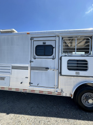 Used 2001 Sundowner Trailers 3H 8010 Sierra 720 Horse Trailer