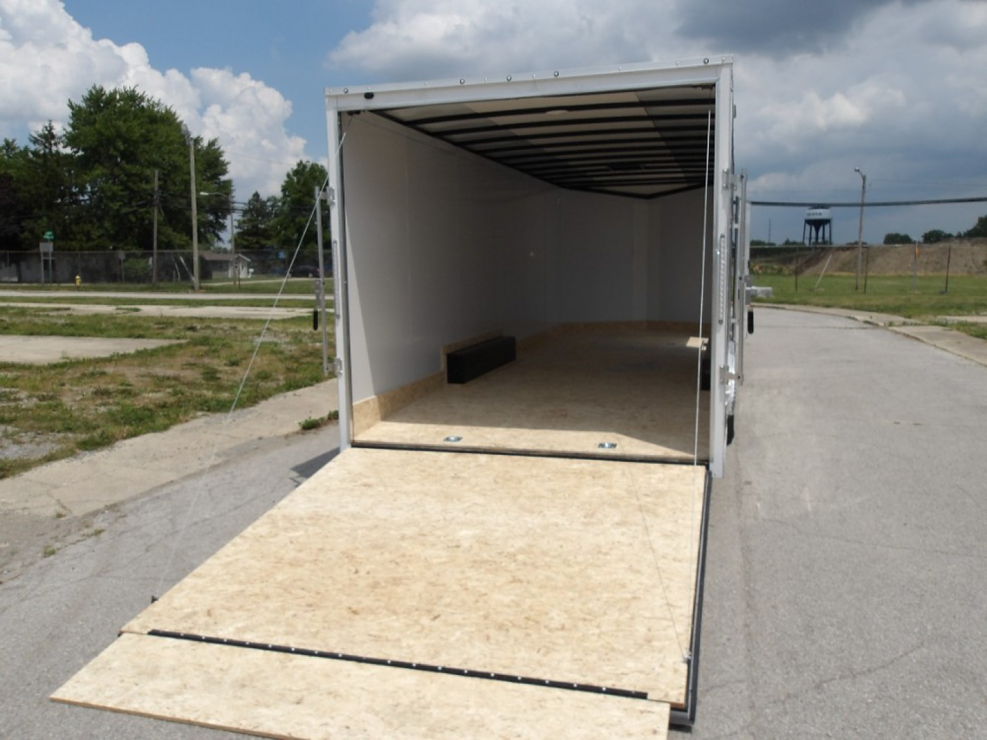 New 2026 Discovery Trailers DCHET8.524TA3 Cargo / Enclosed Trailer