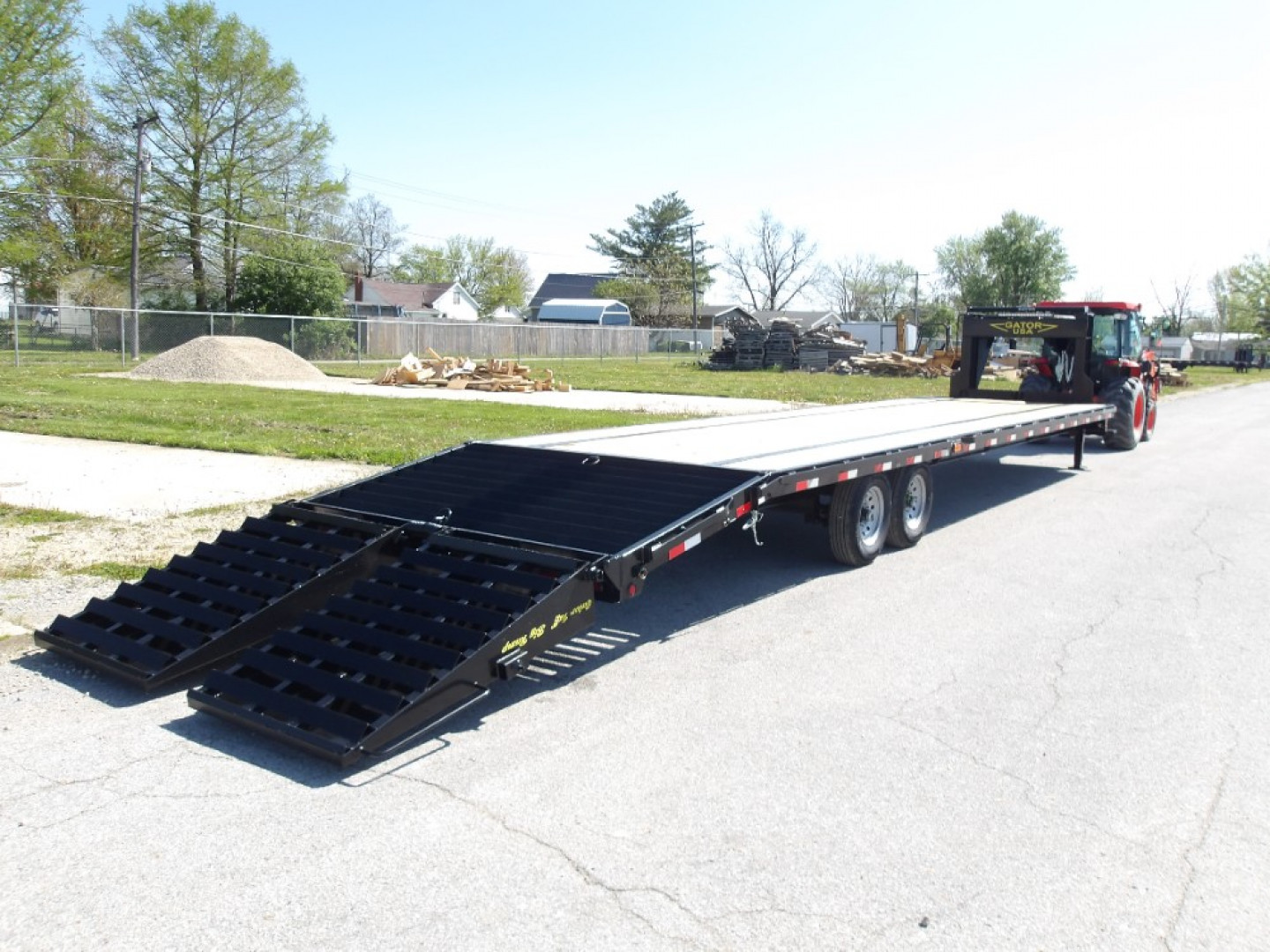 New 2025 Gatormade Trailers 30+5 Gooseneck 16K Flatbed Trailer