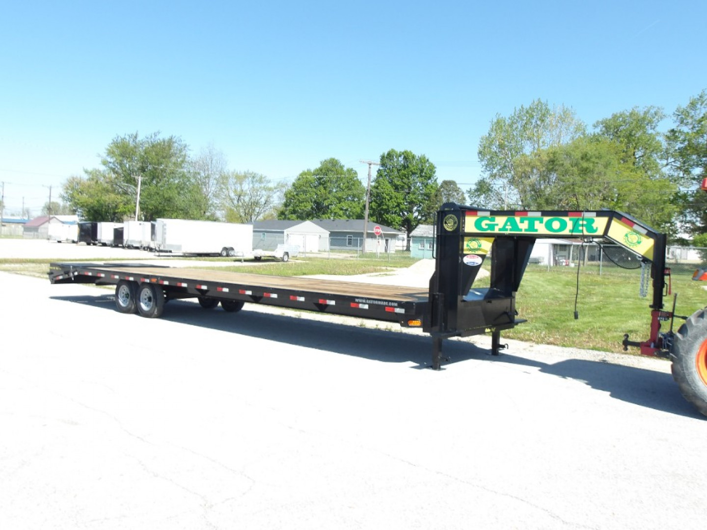 New 2025 Gatormade Trailers 30+5 Gooseneck 16K Flatbed Trailer