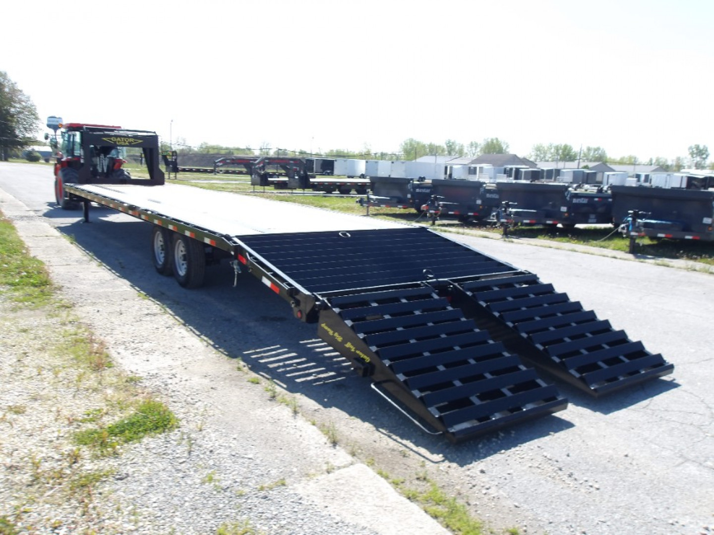 New 2025 Gatormade Trailers 30+5 Gooseneck 16K Flatbed Trailer