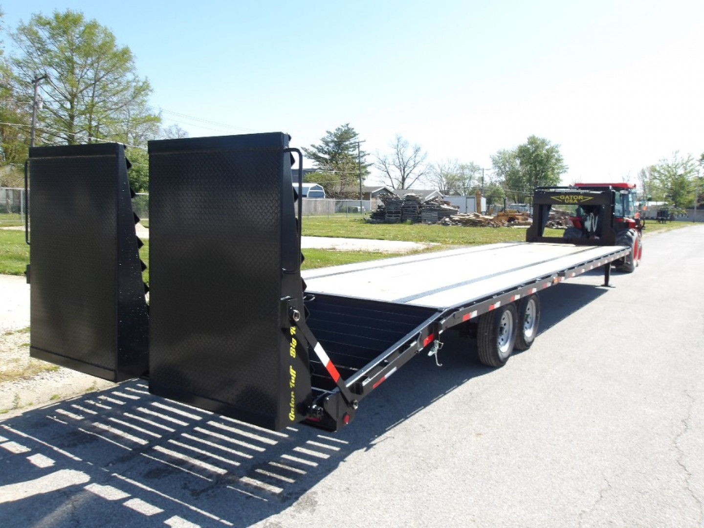 New 2025 Gatormade Trailers 30+5 Gooseneck 16K Flatbed Trailer