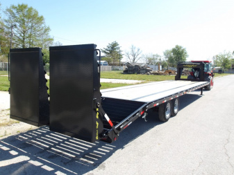 New 2025 Gatormade Trailers 30+5 Gooseneck 16K Flatbed Trailer
