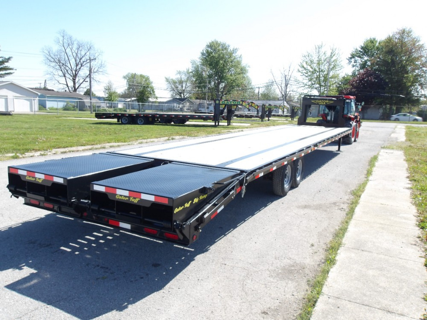 New 2025 Gatormade Trailers 35+5 Gooseneck 16K Flatbed Trailer