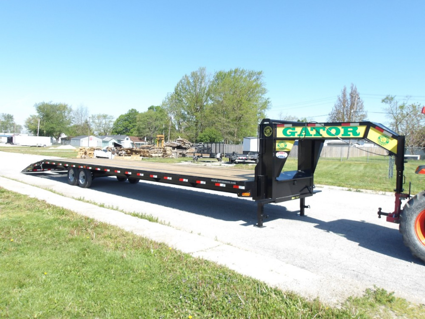 New 2025 Gatormade Trailers 35+5 Gooseneck 16K Flatbed Trailer