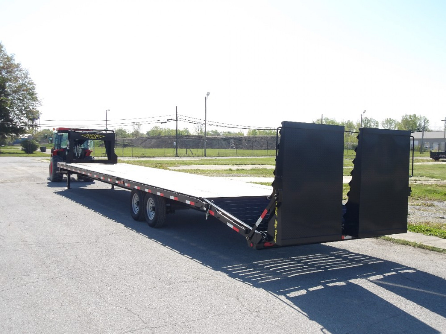 New 2025 Gatormade Trailers 35+5 Gooseneck 16K Flatbed Trailer