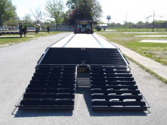 New 2025 Gatormade Trailers 35+5 Gooseneck 16K Flatbed Trailer