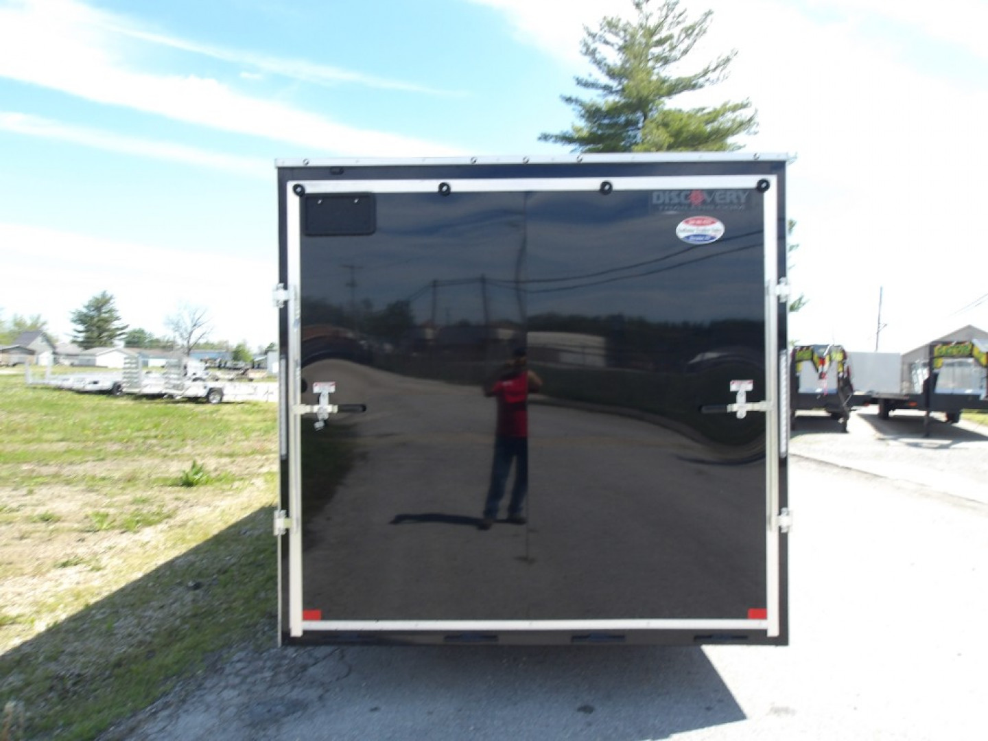 New 2026 Discovery Trailers DCHET8.524TA3 Cargo / Enclosed Trailer