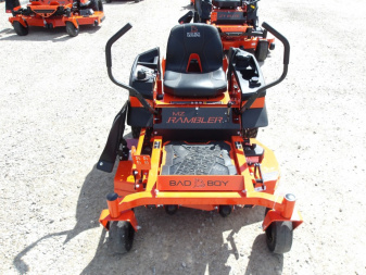 New 2025 Bad Boy BMZ42KT722 - Rambler 42" Kohler KT722 Lawn Mowers
